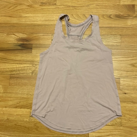 Lululemon tank fits 4/6 light lavender very soft good condition. - Picture 1 of 2
